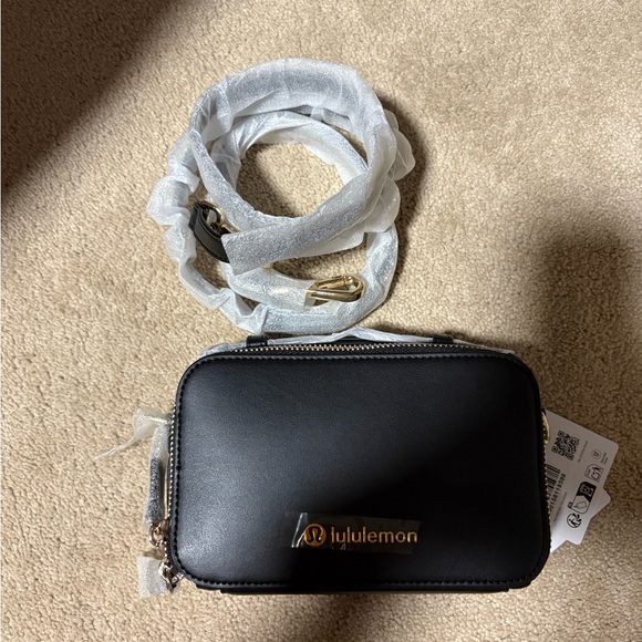 Lululemon Alternative Leather Camera Crossbody Bag - Picture 3 of 5